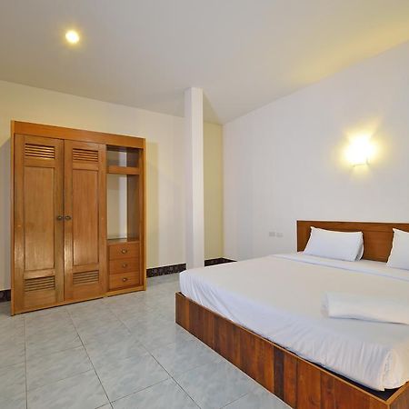 Krabi Grand Place Hotel Buitenkant foto