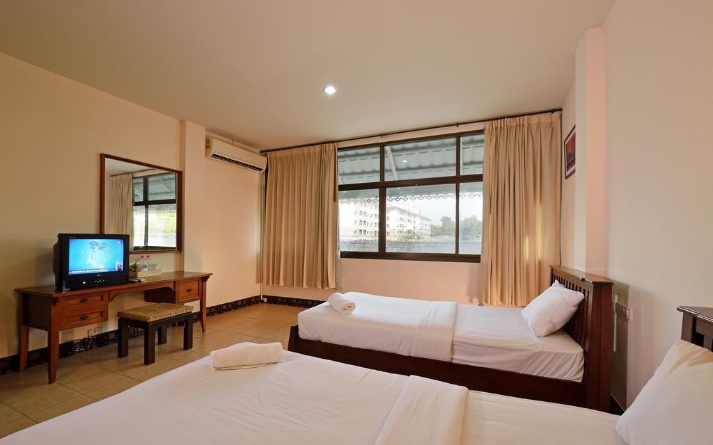 Krabi Grand Place Hotel Buitenkant foto